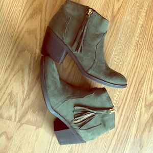 Soda army green ankle boots size 6
